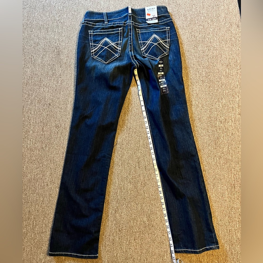 Brand new with tags. Ariat REAL mid rise straight 31 L